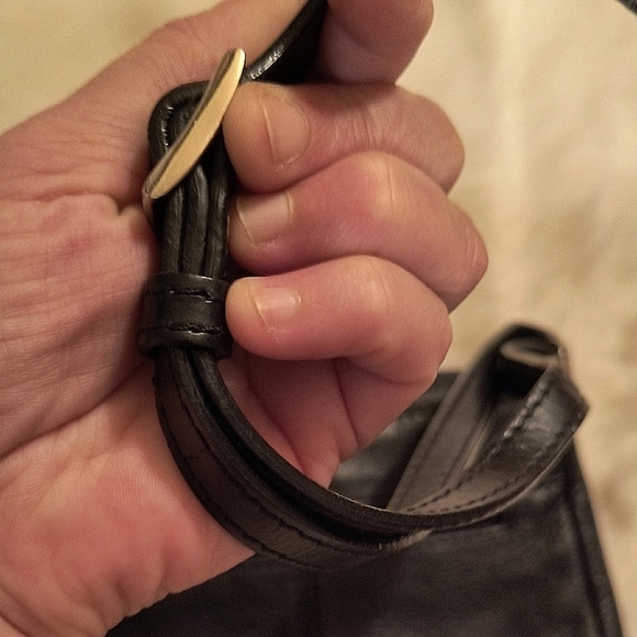 The Trend Black Leather Crossbody Bag. Made In Italy. Great Quality. - Picture 11 of 11